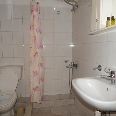 Small Studio Near The Center Of Tripoli Exterior photo