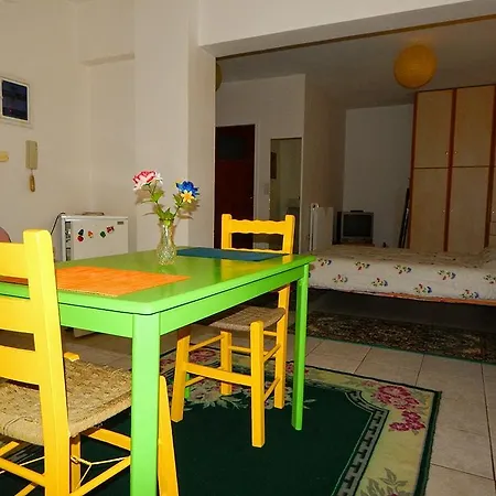 Small Studio Near The Center Of Tripoli Exterior photo